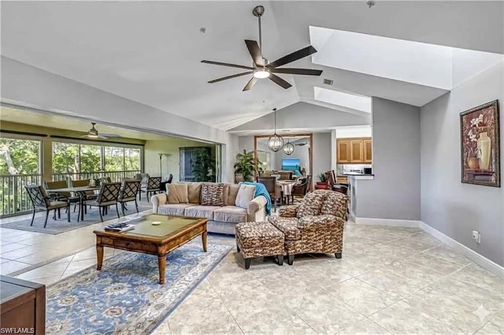760 Waterford Dr. 303 – #226009129 - Eagle Creek