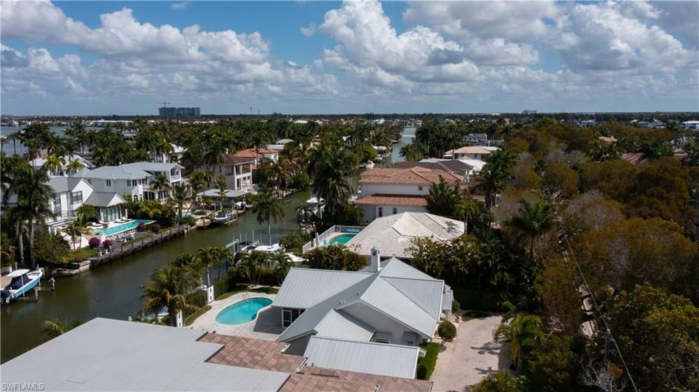 675 18th Ave. S – #226009754 - Aqualane Shores