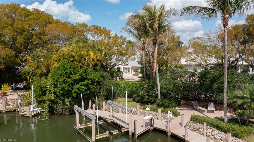 675 18th Ave. S – #226009754 - Aqualane Shores
