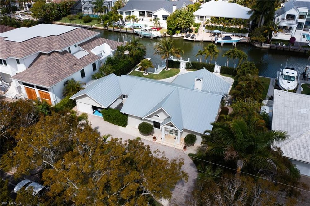 675 18th Ave. S – #226009754 - Aqualane Shores