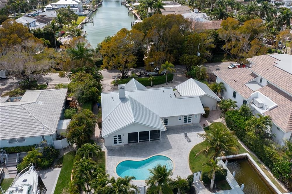 675 18th Ave. S – #226009754 - Aqualane Shores