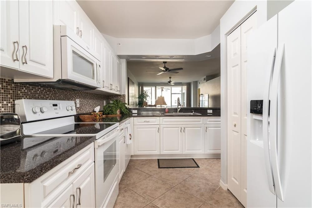 2585 Old Groves Rd. L102 – #226010191 - Pipers Grove