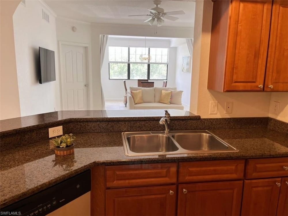 13000 Positano Cir. 305 – #2025011512 - Positano Place