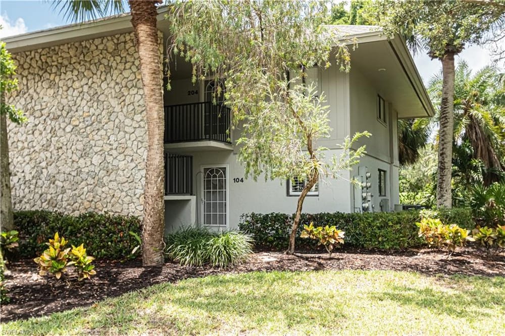 746 Eagle Creek Dr. W 104 – #226011011 - Eagle Creek