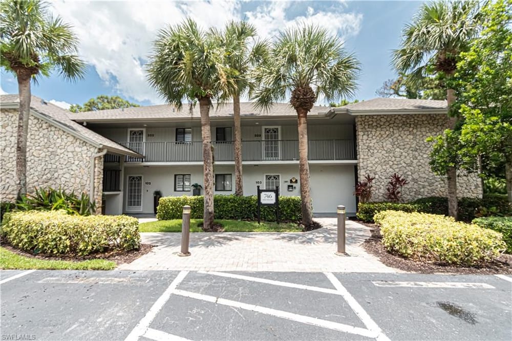 746 Eagle Creek Dr. W 104 – #226011011 - Eagle Creek