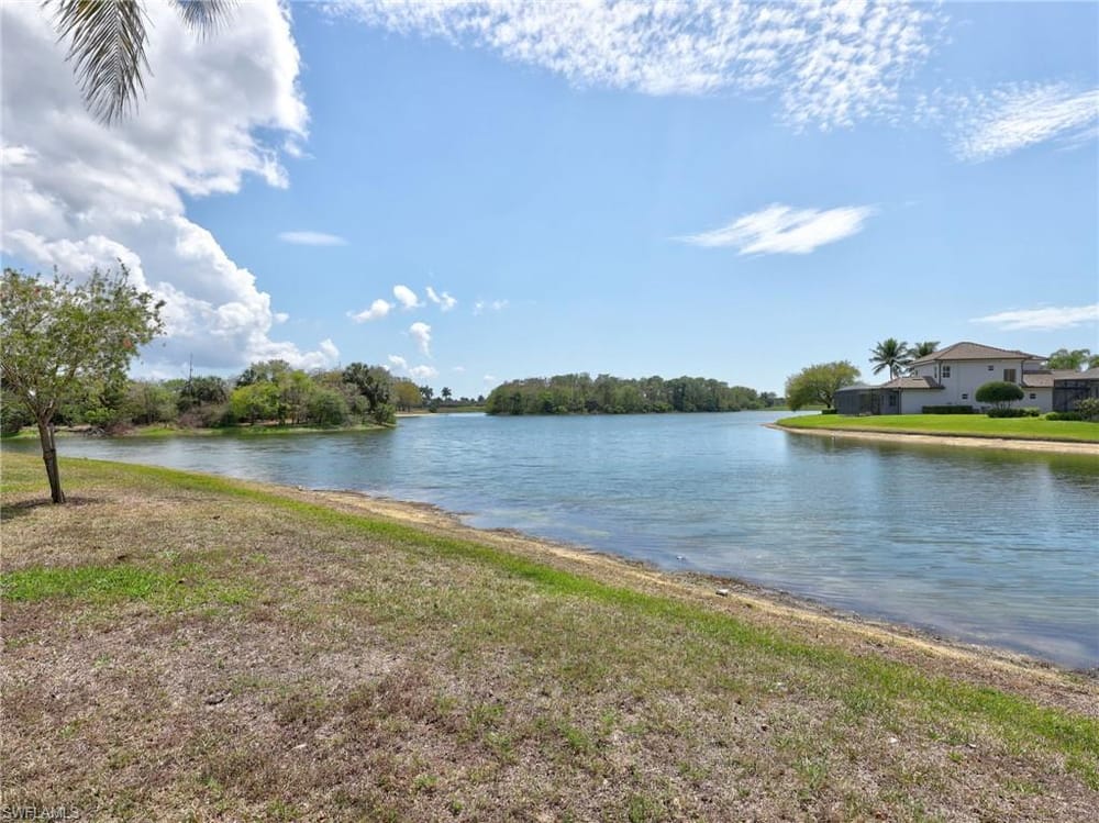 6422 Legacy Cir. 704 – #2026012892 - Lely Resort