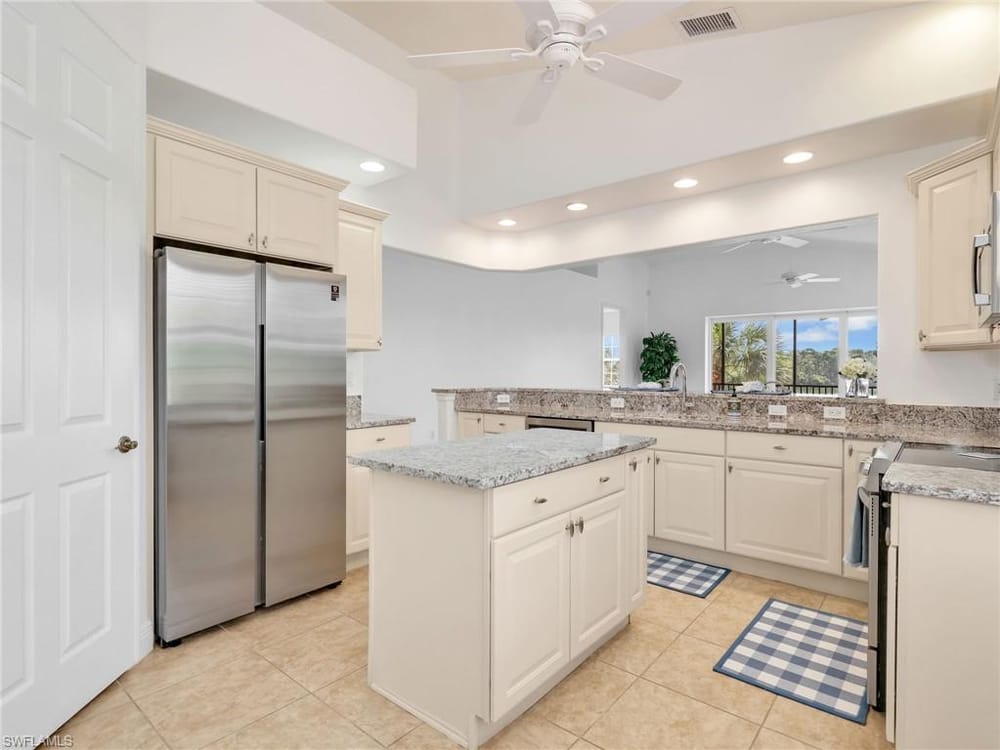6422 Legacy Cir. 704 – #2026012892 - Lely Resort