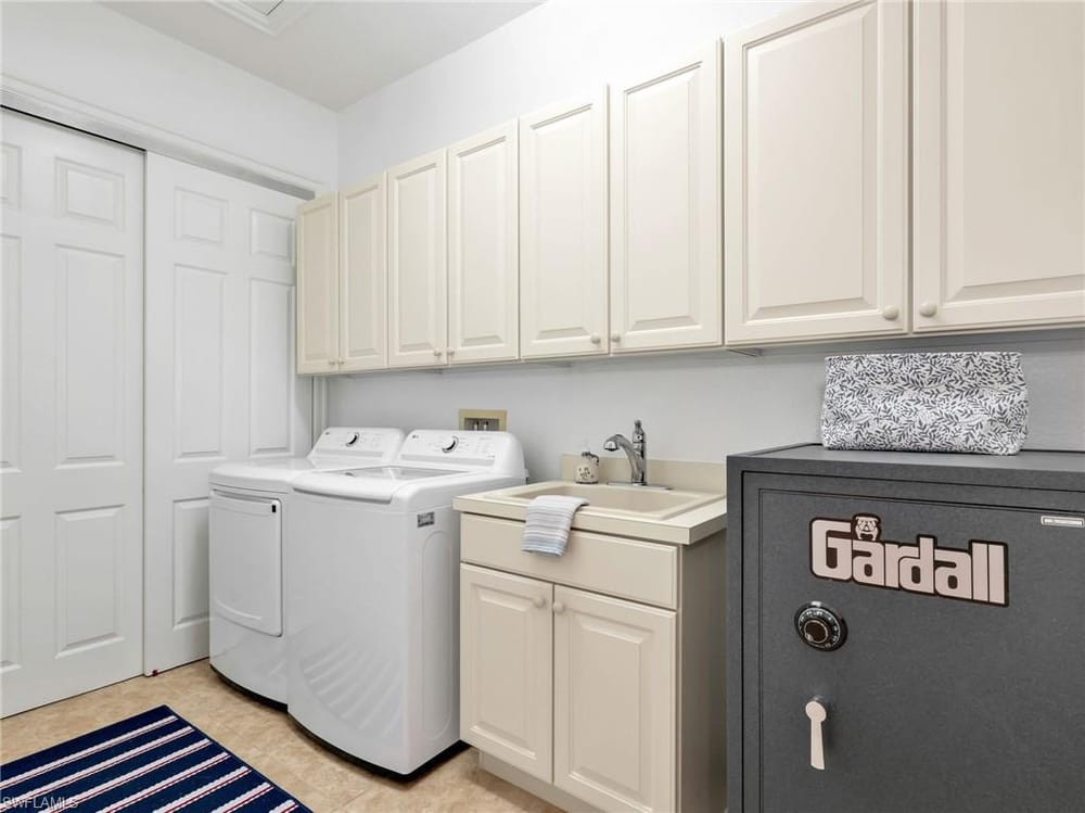 6422 Legacy Cir. 704 – #2026012892 - Lely Resort