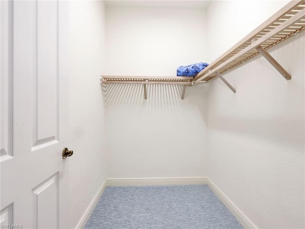 6422 Legacy Cir. 704 – #2026012892 - Lely Resort
