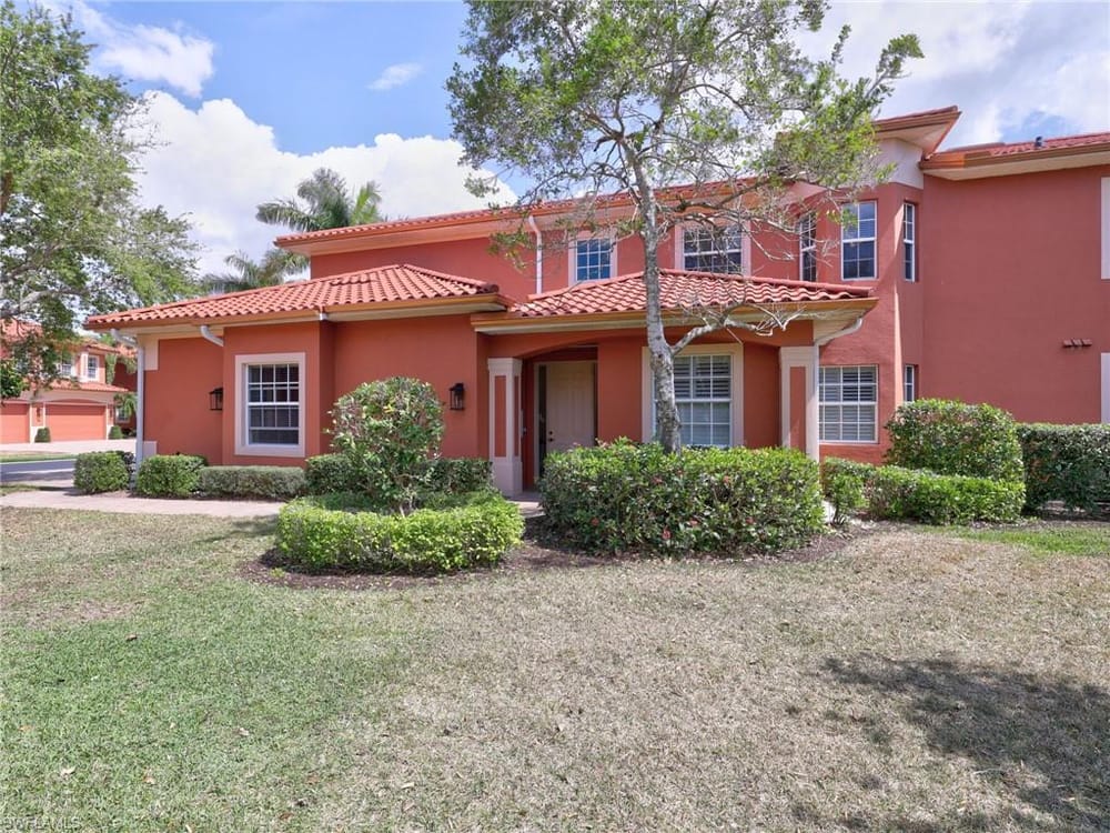 6422 Legacy Cir. 704 – #2026012892 - Lely Resort