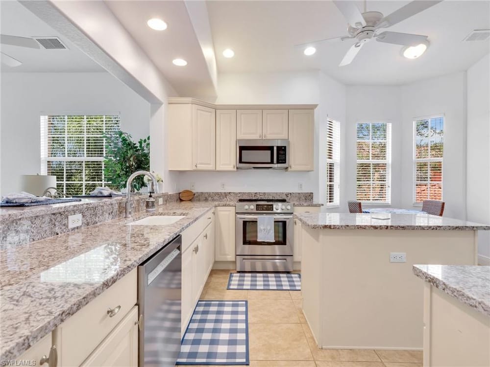6422 Legacy Cir. 704 – #2026012892 - Lely Resort