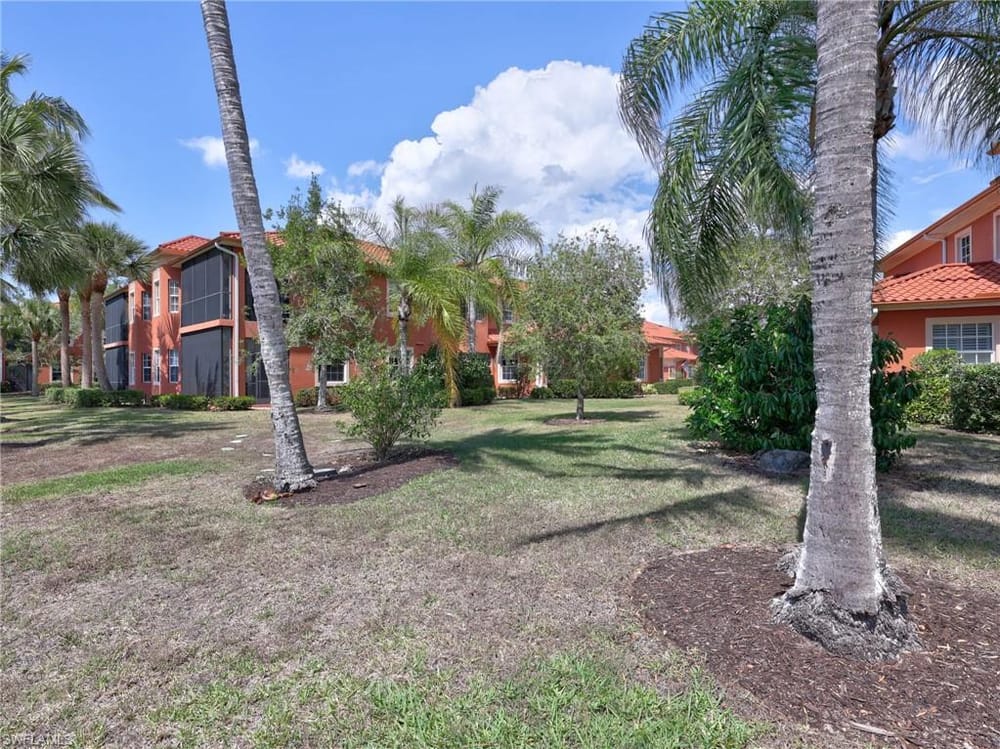 6422 Legacy Cir. 704 – #2026012892 - Lely Resort