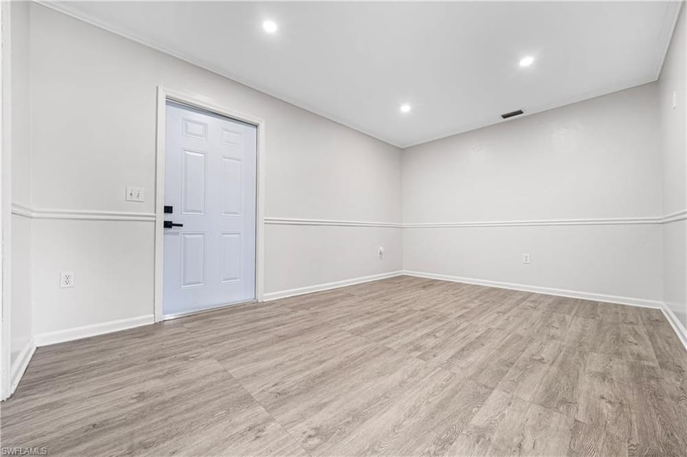 2335 50th Ter. SW – #2026014360 - Golden Gate City