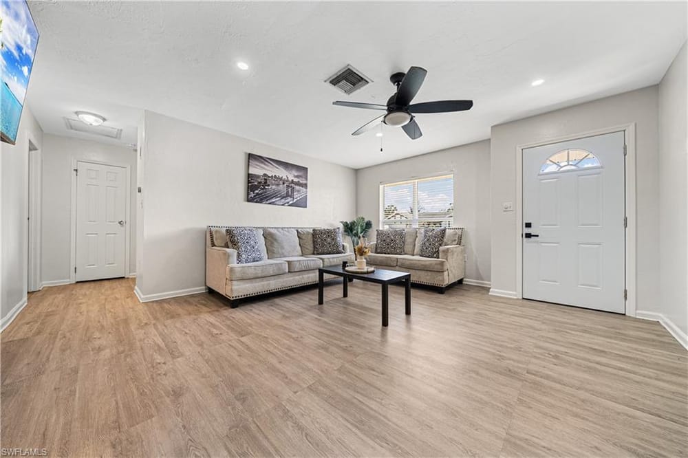 2335 50th Ter. SW – #2026014360 - Golden Gate City