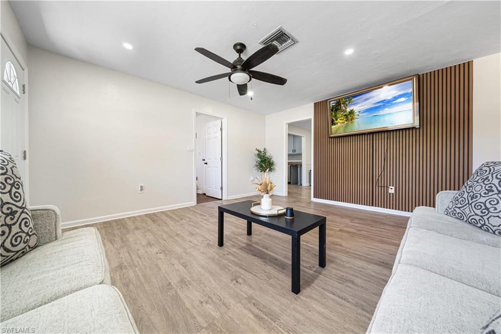 2335 50th Ter. SW – #2026014360 - Golden Gate City