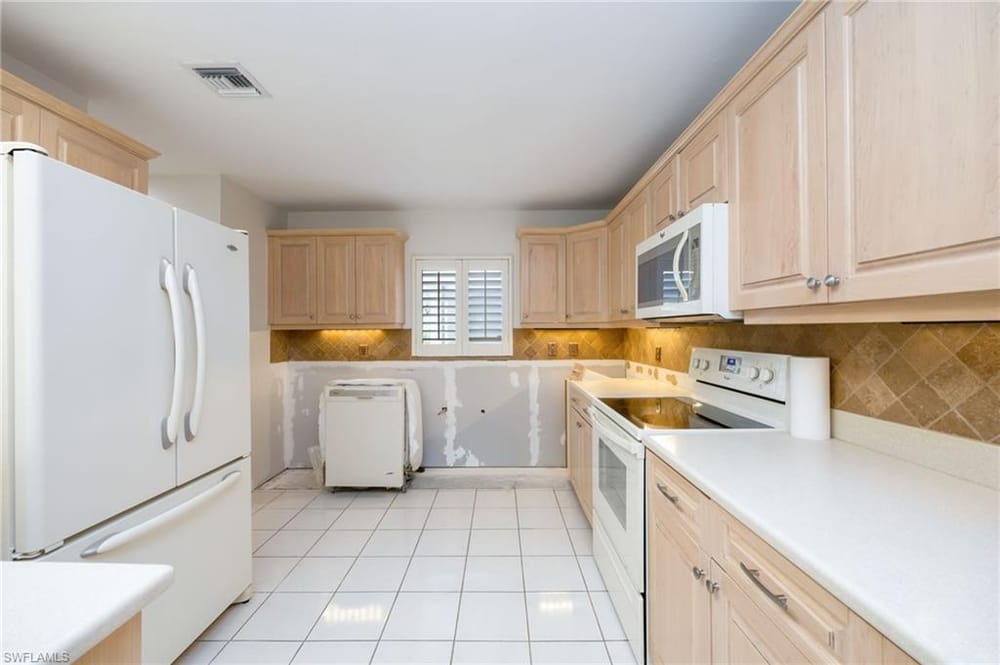 770 Waterford Dr. 302 – #226014413 - Eagle Creek