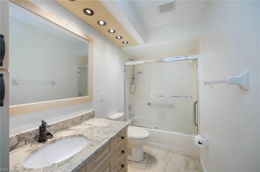 770 Waterford Dr. 302 – #226014413 - Eagle Creek
