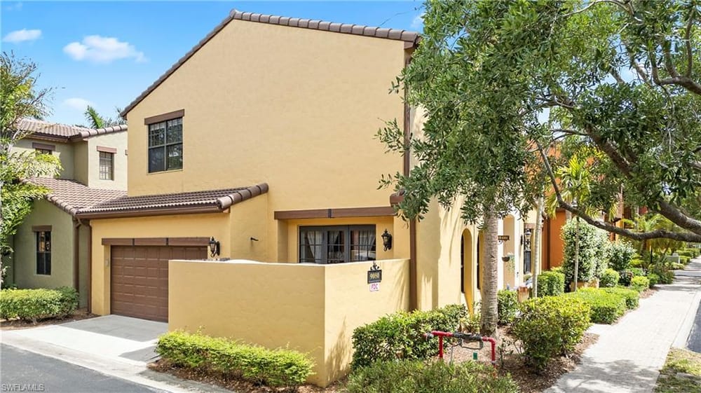 9080 Chula Vista St. 10401 – #226015827 - Lely Resort