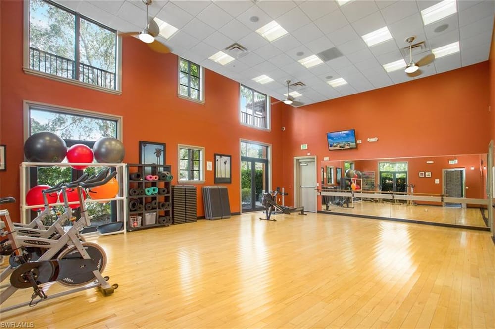 9080 Chula Vista St. 10401 – #226015827 - Lely Resort