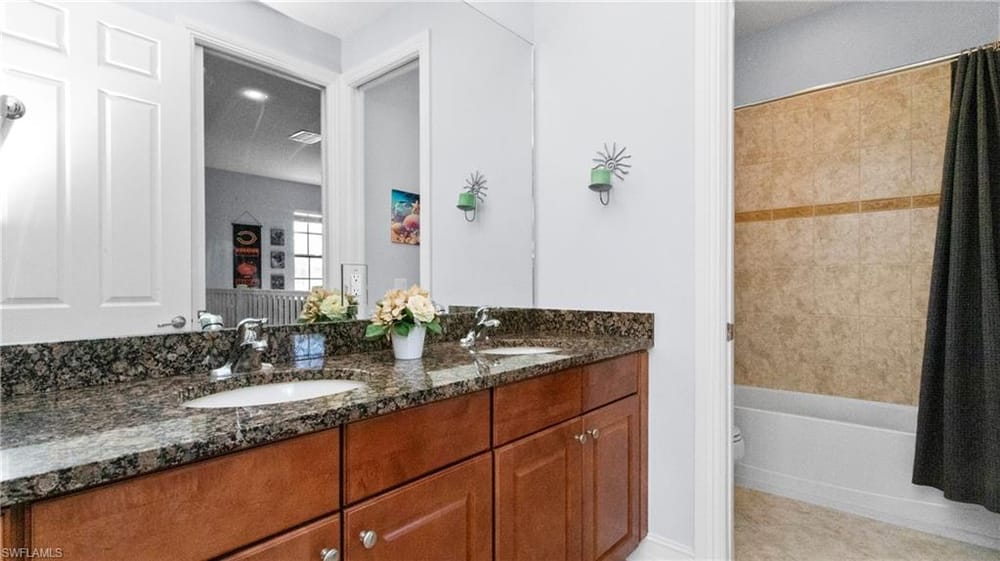 9080 Chula Vista St. 10401 – #226015827 - Lely Resort