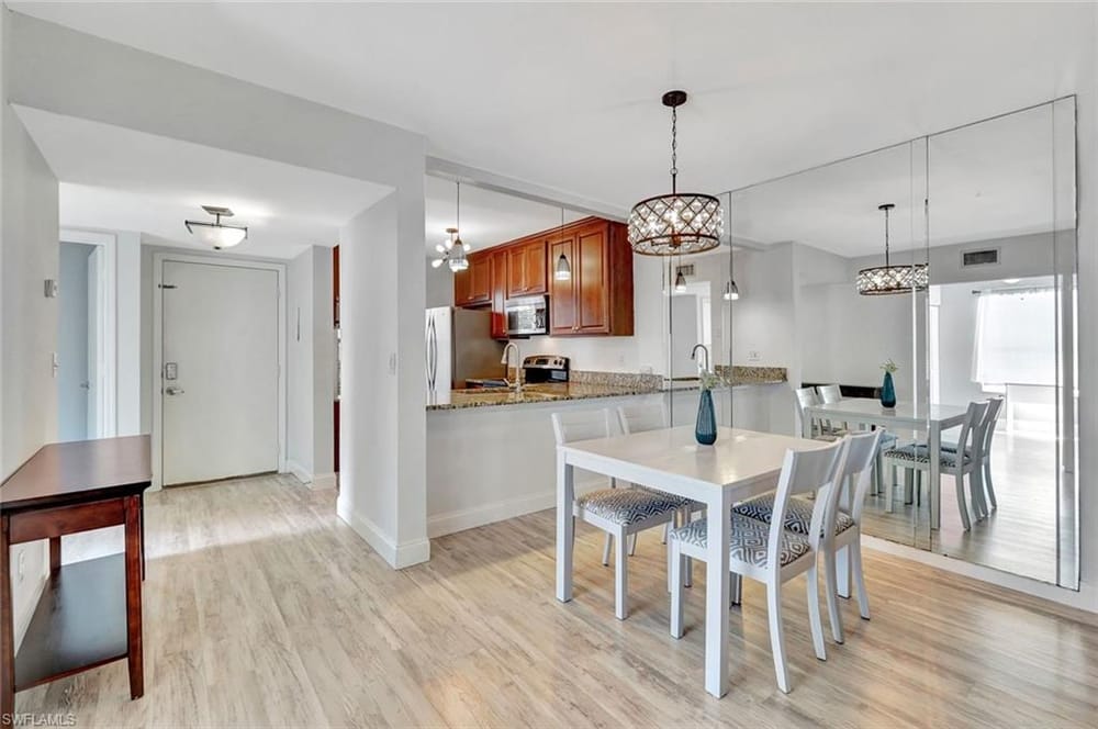 1965 Courtyard Way E-106 – #226016109 - Kings Lake