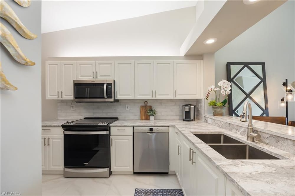 7564 Silver Trumpet Ln. U202 – #226016788 - Pipers Grove
