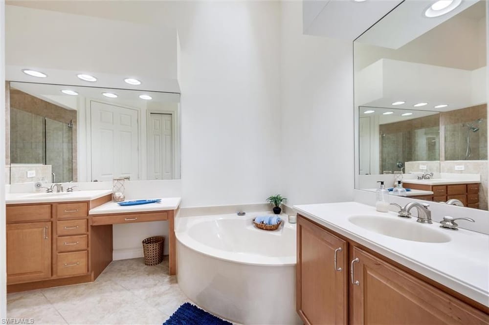6442 Legacy Cir. 203 – #226017070 - Lely Resort