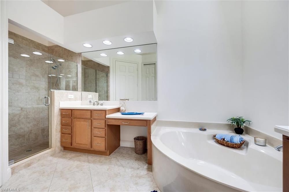6442 Legacy Cir. 203 – #226017070 - Lely Resort