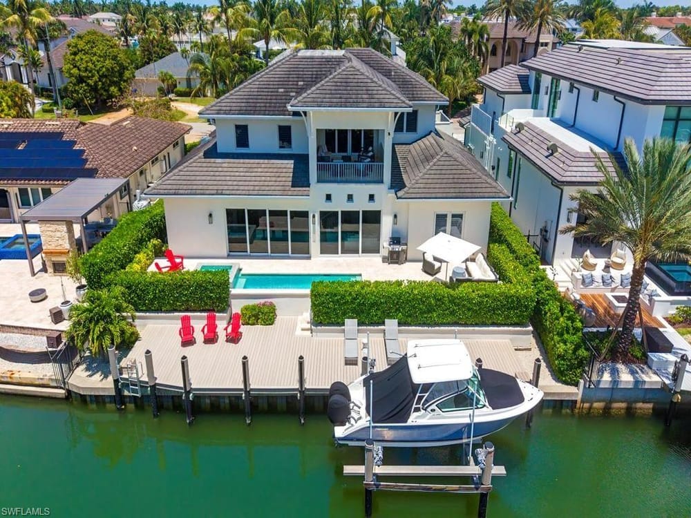 628 21st Ave. S – #226017409 - Aqualane Shores