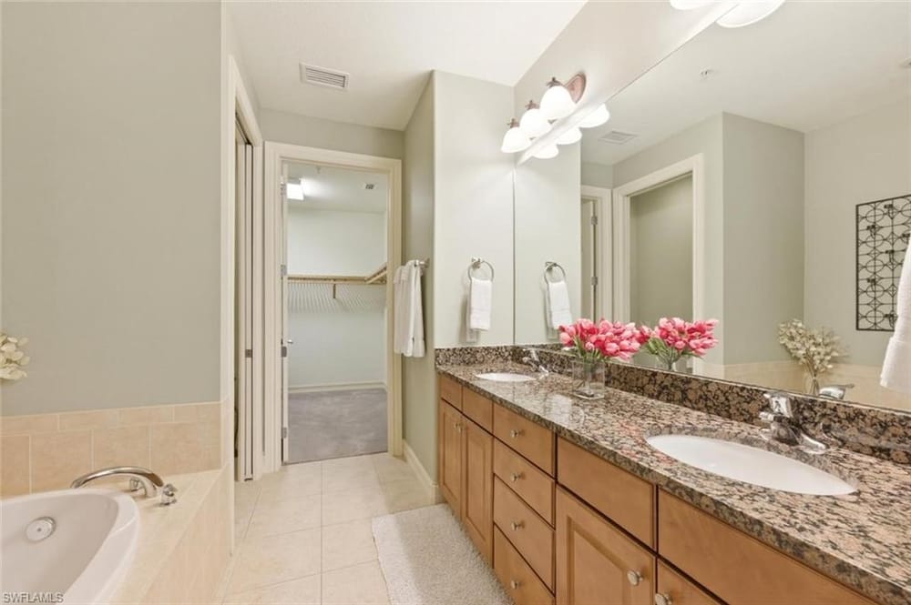 9140 Delano St. 9302 – #226017452 - Lely Resort