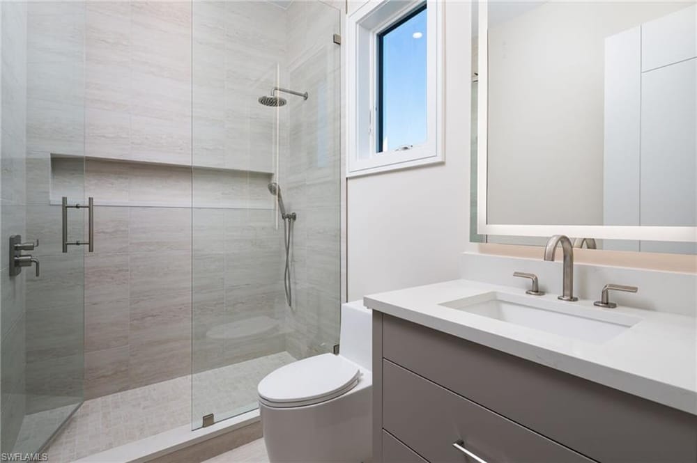 223 Bayview Ave. – #226018030 - Vanderbilt Beach