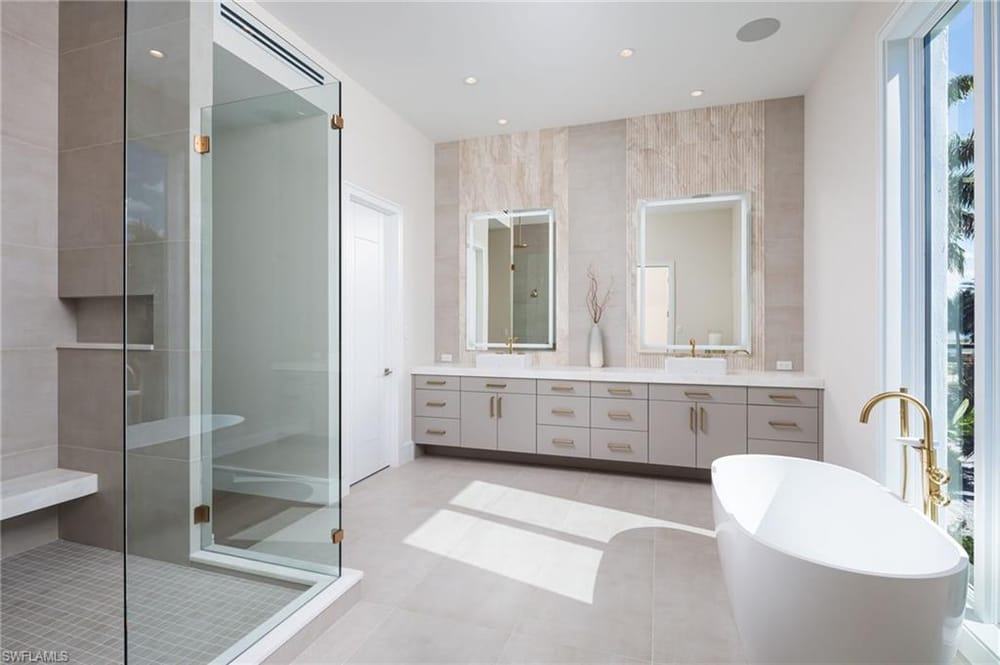 223 Bayview Ave. – #226018030 - Vanderbilt Beach