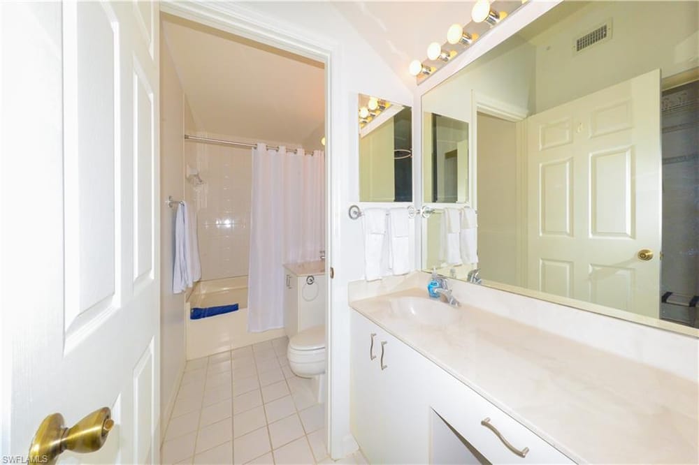 992 Woodshire Ln. D107 – #226018325 - Forest Lakes