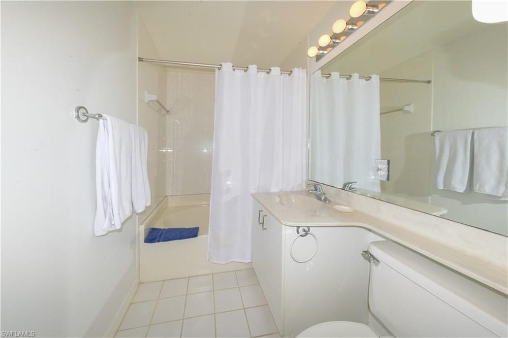 992 Woodshire Ln. D107 – #226018325 - Forest Lakes