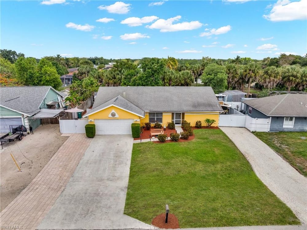 4587 25th Ct. SW – #226018581 - Golden Gate City