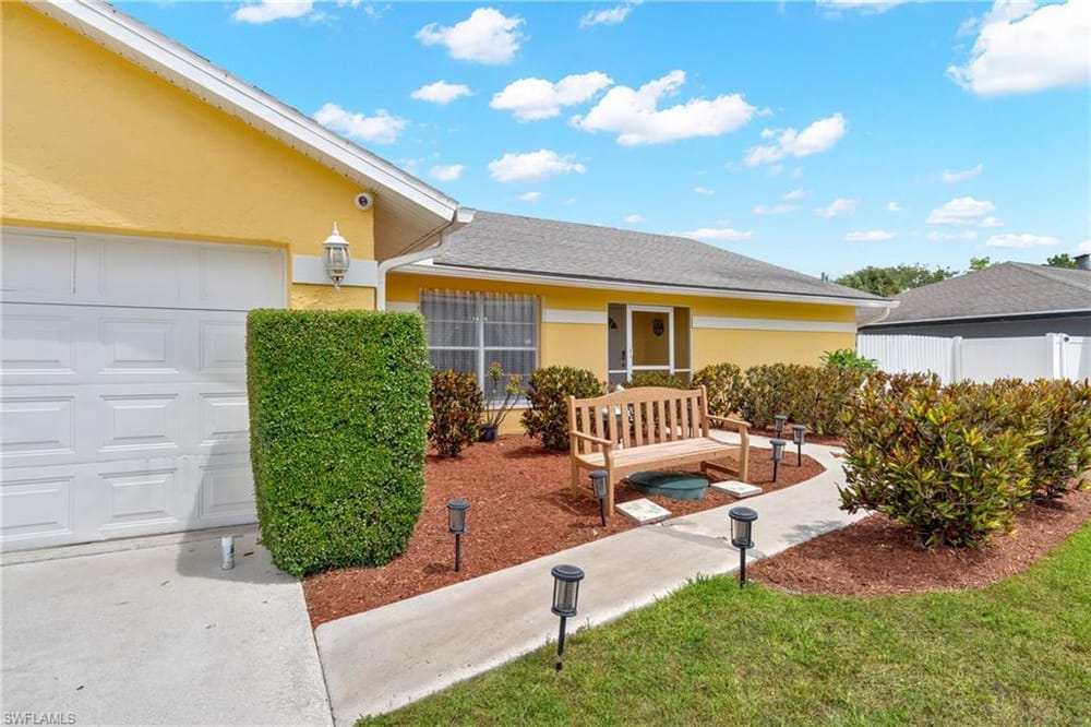 4587 25th Ct. SW – #226018581 - Golden Gate City