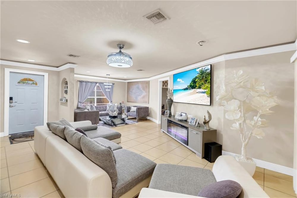 4587 25th Ct. SW – #226018581 - Golden Gate City