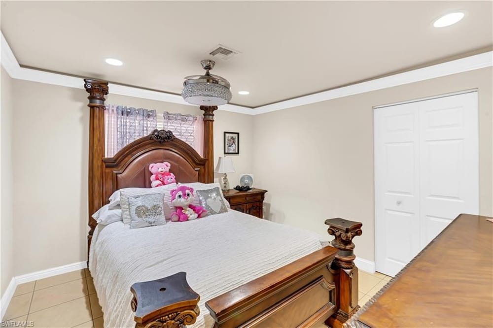 4587 25th Ct. SW – #226018581 - Golden Gate City
