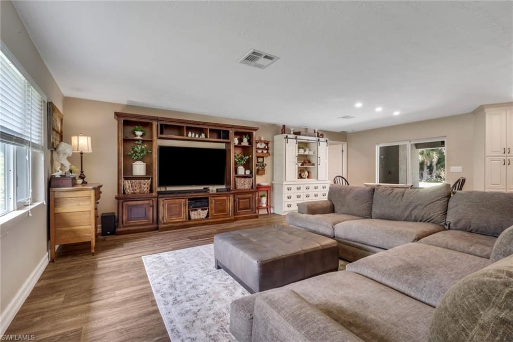 6101 Lancewood Way – #226018827 - Logan Woods
