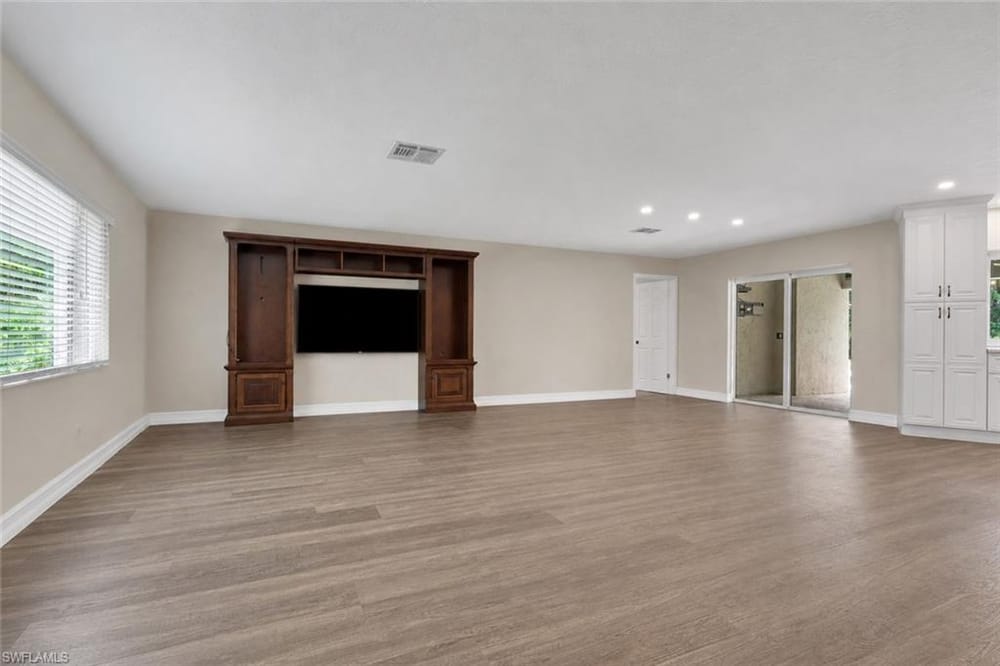 6101 Lancewood Way – #226018827 - Logan Woods