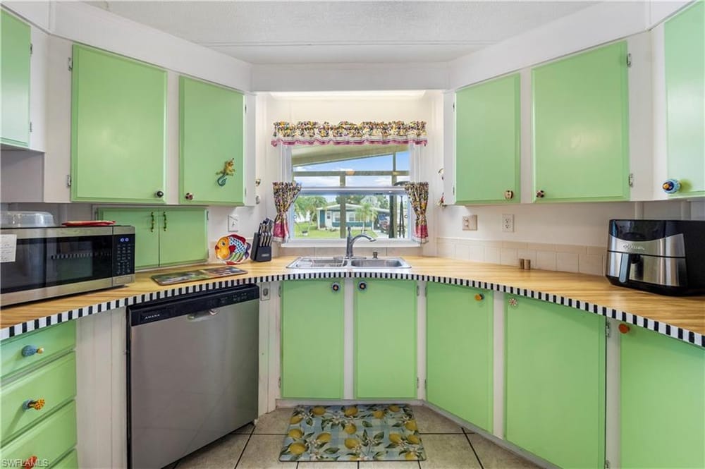 280 Grassy Key Ln. – #226019508 - West Wind Estates