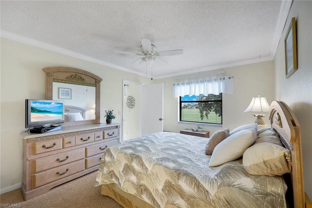 4338 27th Ct. SW 204 – #226020120 - Golden Gate