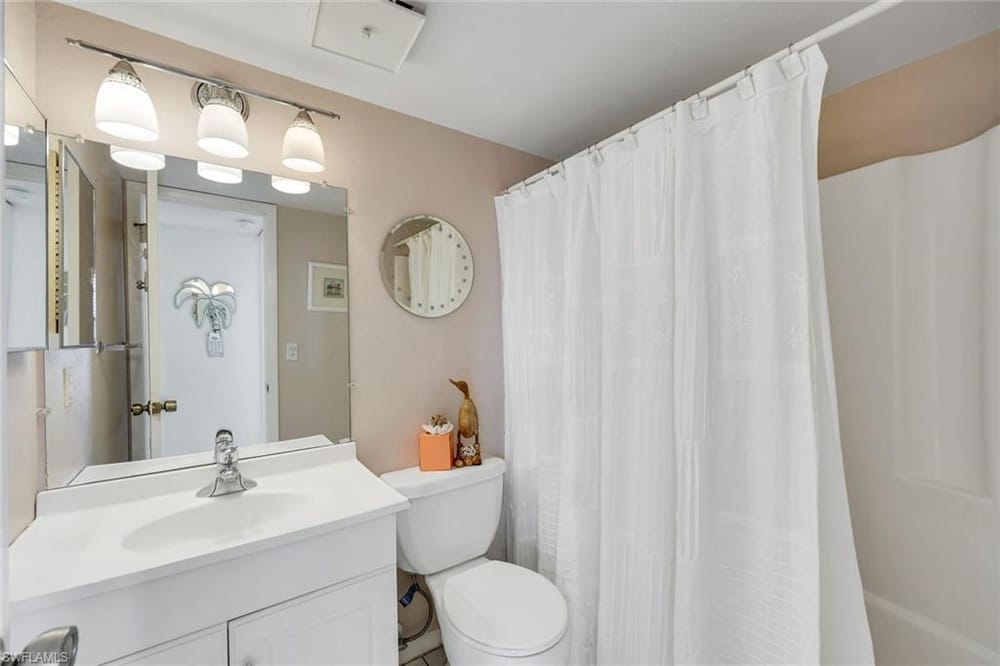 4338 27th Ct. SW 204 – #226020120 - Golden Gate