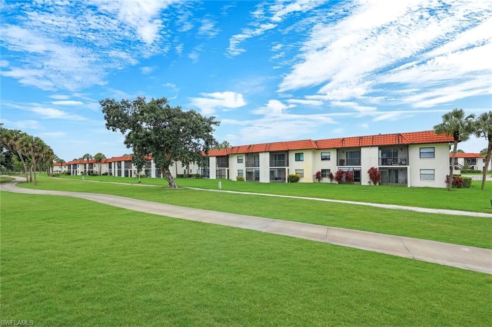 4338 27th Ct. SW 204 – #226020120 - Golden Gate
