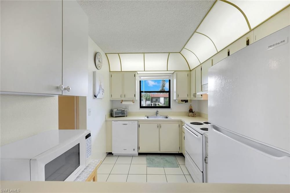 4338 27th Ct. SW 204 – #226020120 - Golden Gate