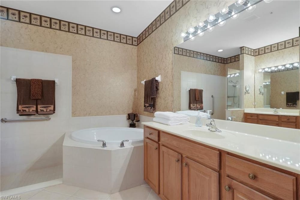 4660 Winged Foot Ct. 102 – #226020536 - Naples Lakes Country Club