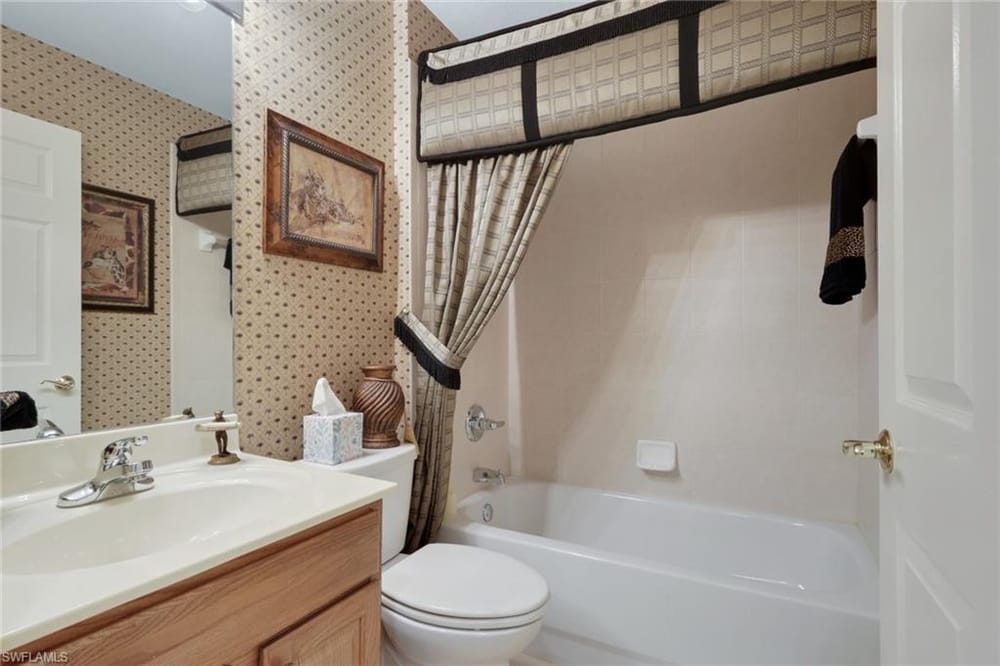 4660 Winged Foot Ct. 102 – #226020536 - Naples Lakes Country Club