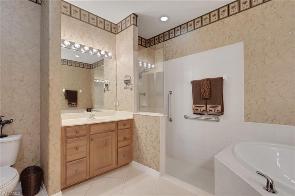 4660 Winged Foot Ct. 102 – #226020536 - Naples Lakes Country Club