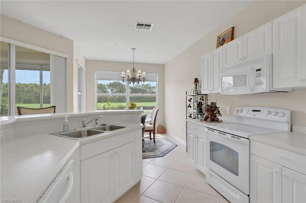 4660 Winged Foot Ct. 102 – #226020536 - Naples Lakes Country Club