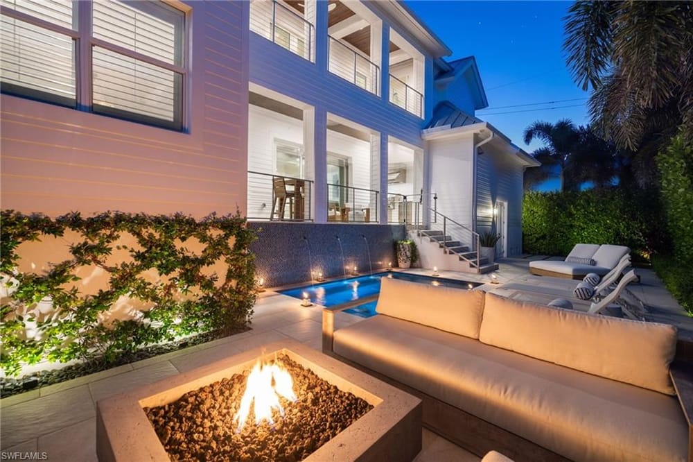 950 8th St. S – #226020603 - Olde Naples